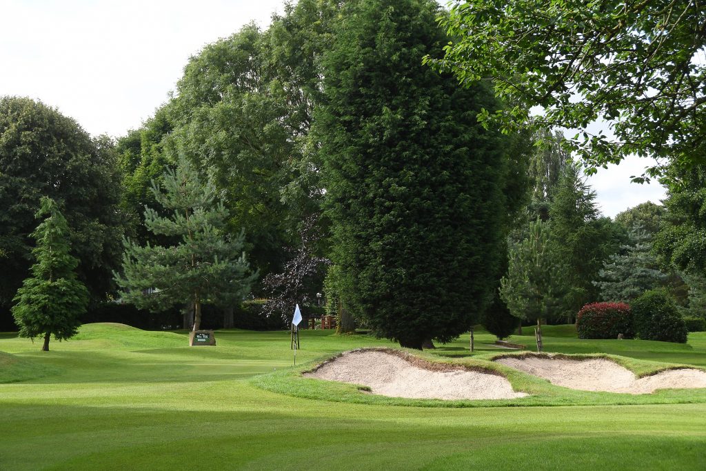 course bunker shot